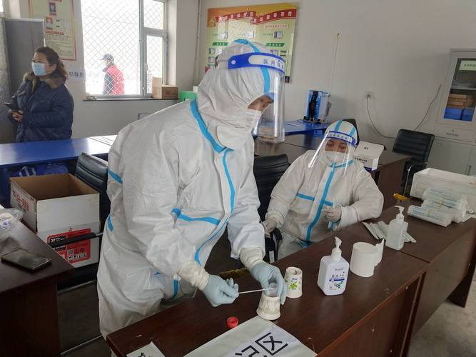 疫情当前，宁波大榭医护人员舍小家为大家坚守防控一线